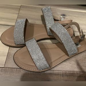 Steve Madden Marissa size 7 rhinestone summer elegant sandal strap fancy